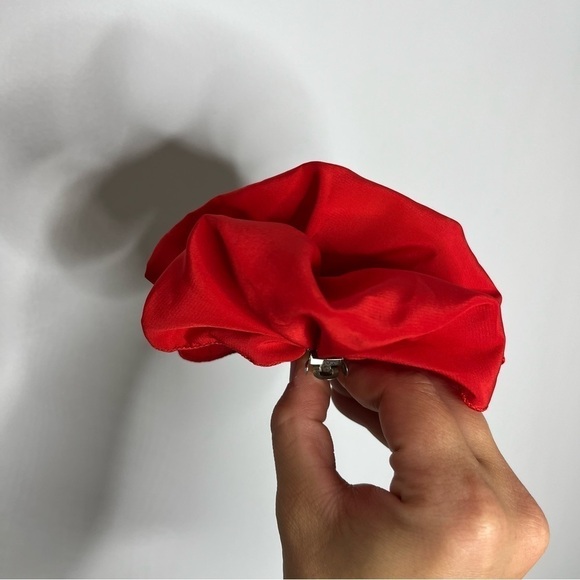 Vintage Ruffle Red Spring Hair Clip 80’s 90’s - Picture 3 of 5